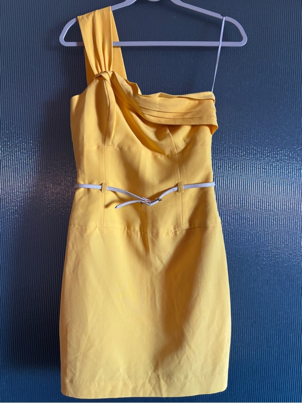 Black Halo One Shoulder Yellow Dress Belted Mini Size 6 Chic Cocktail Evening